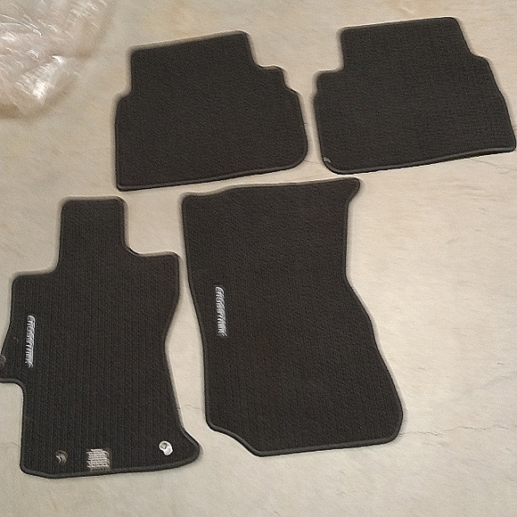 NEW OEM Crosstrek Subaru Floor Mats Set Of 4 -- Driver Passenger Rear Seat - Picture 1 of 11